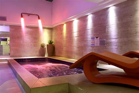 motel com piscina no abc.